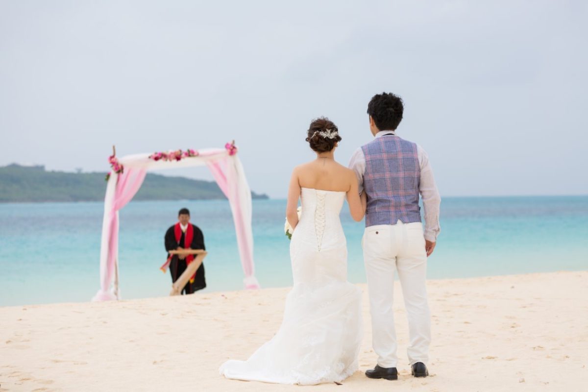 沖縄・宮古島でフォトウェディング・ふたりだけの結婚式なら幸の鳥ウェディング 幸の鳥（コウノトリ）ウェディング 宮古島